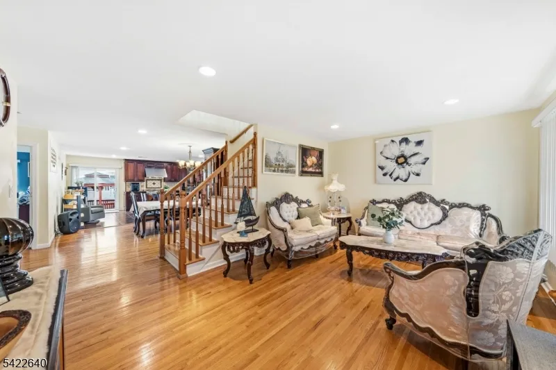 13 W   5Th Ave Linden City, NJ 07036