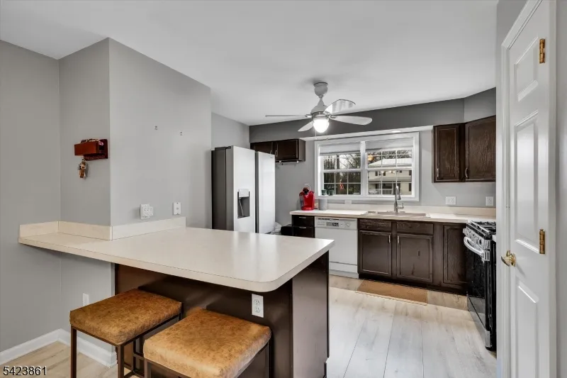 111 N Laurel St Buena, NJ 08326