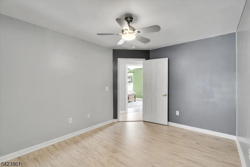 111 N Laurel St Buena, NJ 08326