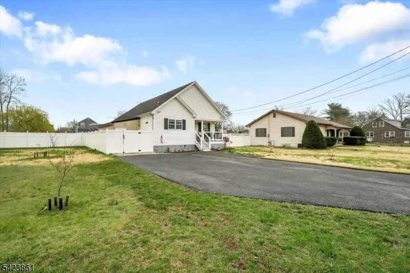 111 N Laurel St Buena, NJ 08326