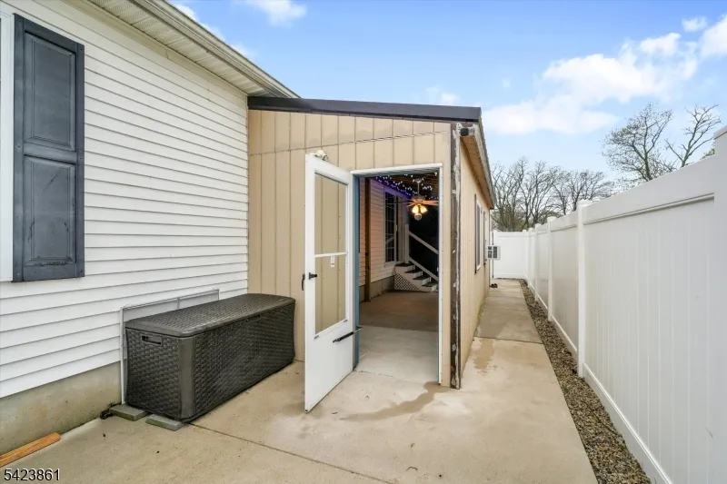 111 N Laurel St Buena, NJ 08326