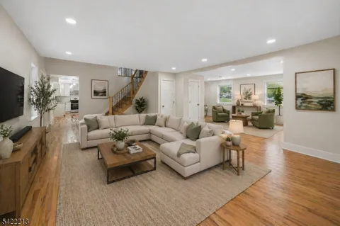 77 Greenbrook Rd