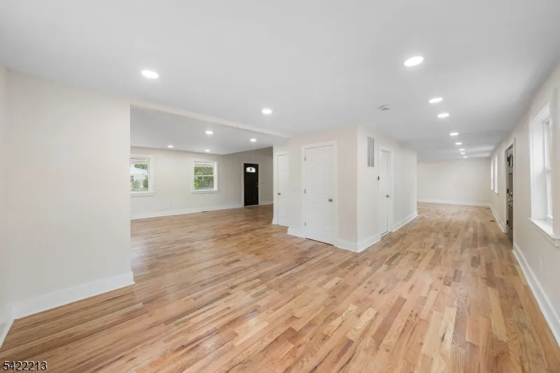 77 Greenbrook Rd Middlesex, NJ 08846