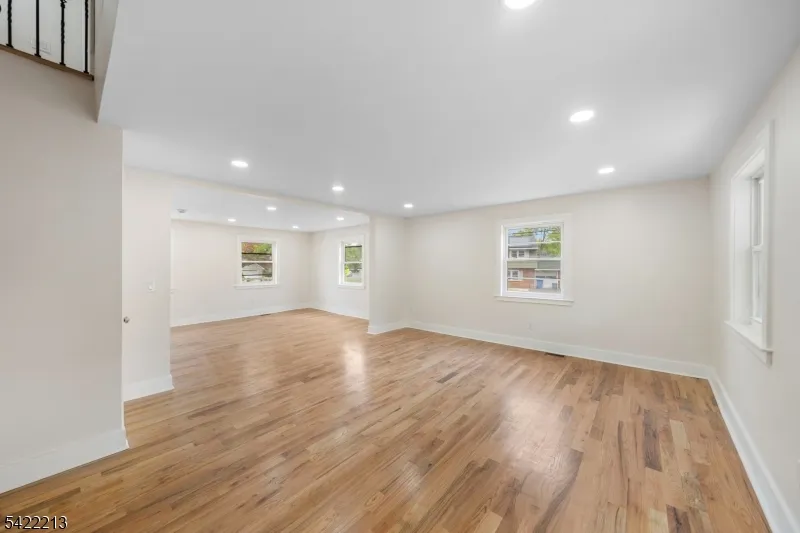 77 Greenbrook Rd Middlesex, NJ 08846