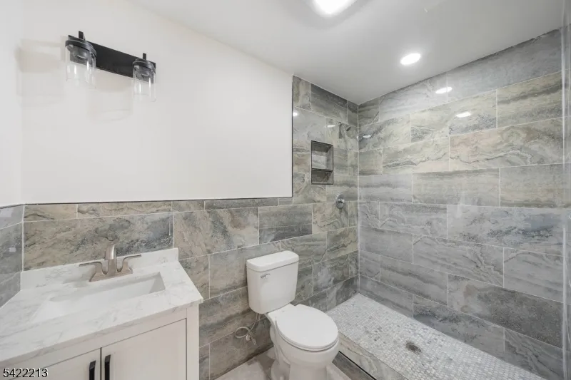 77 Greenbrook Rd Middlesex, NJ 08846