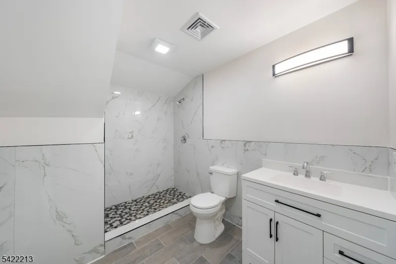 77 Greenbrook Rd Middlesex, NJ 08846