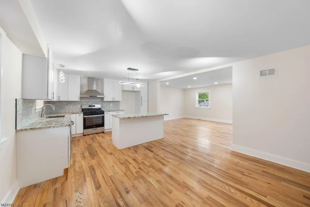 77 Greenbrook Rd Middlesex, NJ 08846
