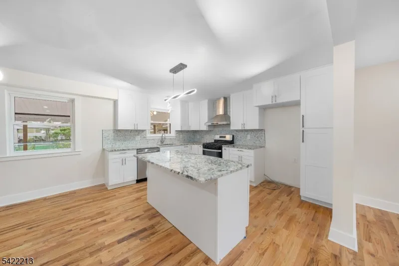 77 Greenbrook Rd Middlesex, NJ 08846