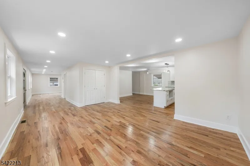 77 Greenbrook Rd Middlesex, NJ 08846