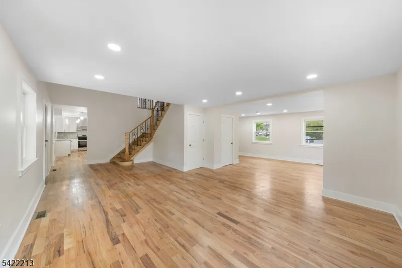 77 Greenbrook Rd Middlesex, NJ 08846