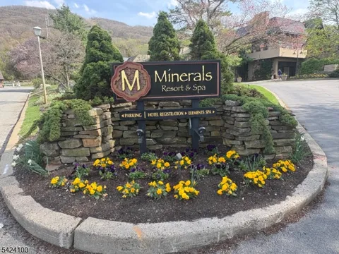 2 Chamonix Dr #213 Unit 213