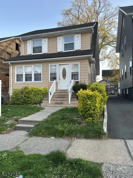 39 Wayne Ave East Orange City, NJ 07018