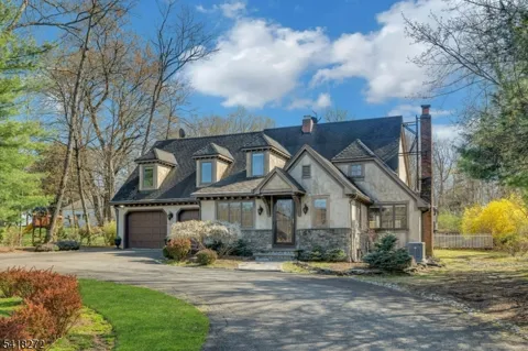 21 Hewlett Rd
