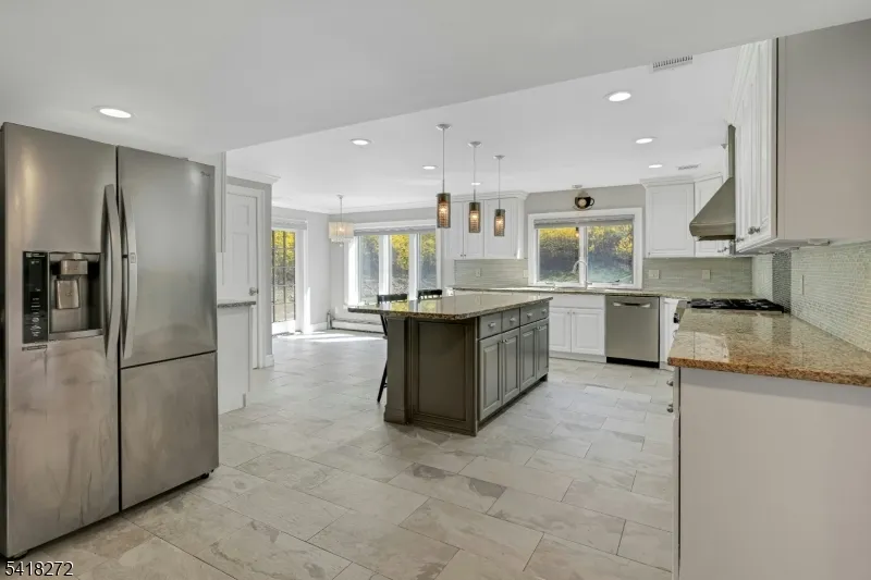 21 Hewlett Rd Montville, NJ 07082