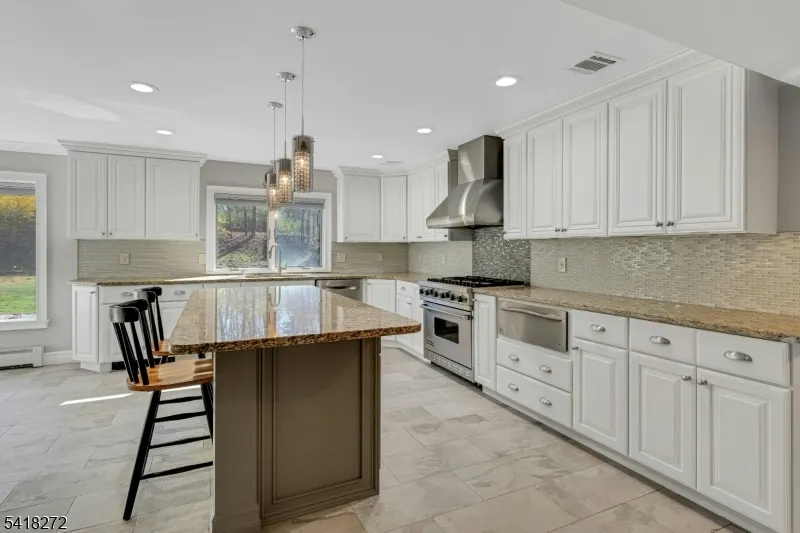 21 Hewlett Rd Montville, NJ 07082