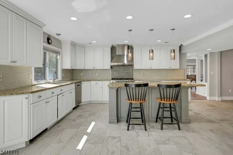 21 Hewlett Rd Montville, NJ 07082