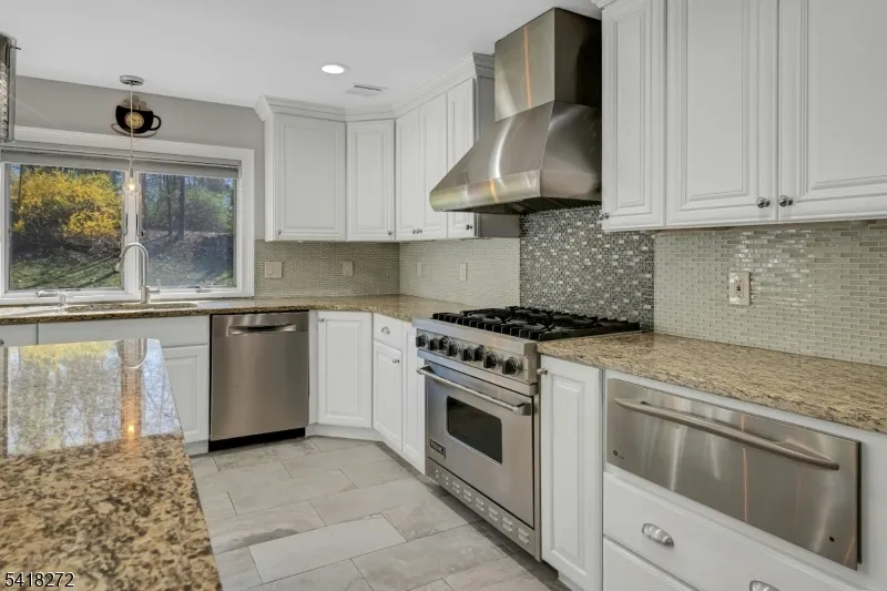 21 Hewlett Rd Montville, NJ 07082