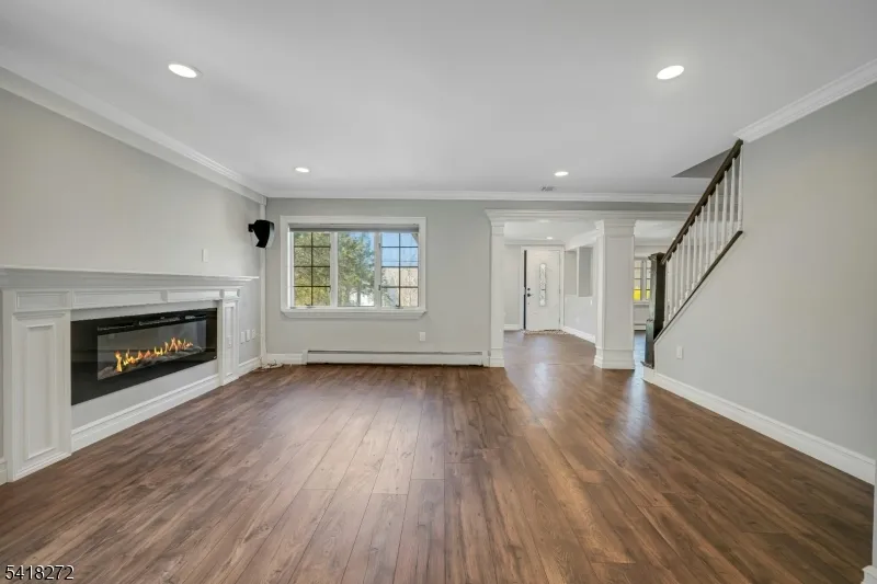 21 Hewlett Rd Montville, NJ 07082