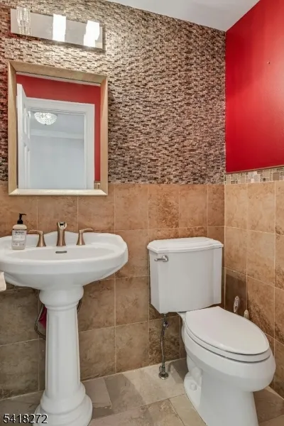 21 Hewlett Rd Montville, NJ 07082