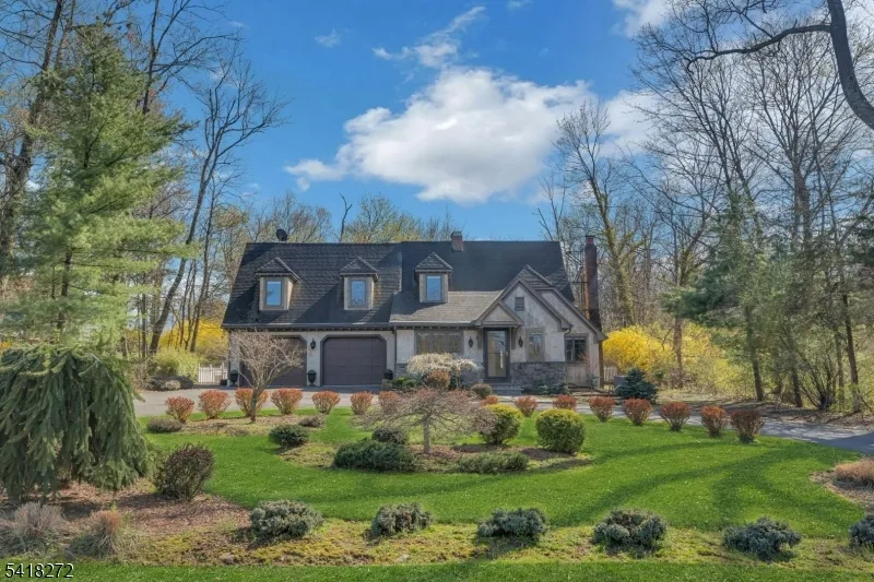 21 Hewlett Rd Montville, NJ 07082