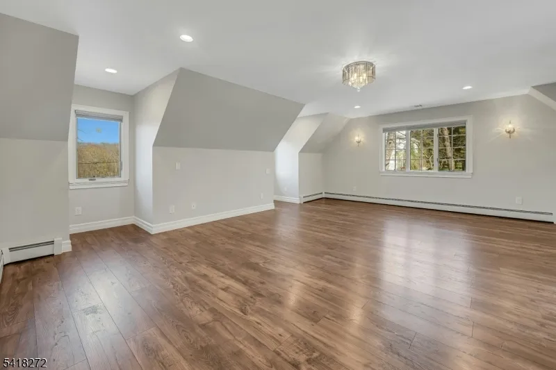 21 Hewlett Rd Montville, NJ 07082