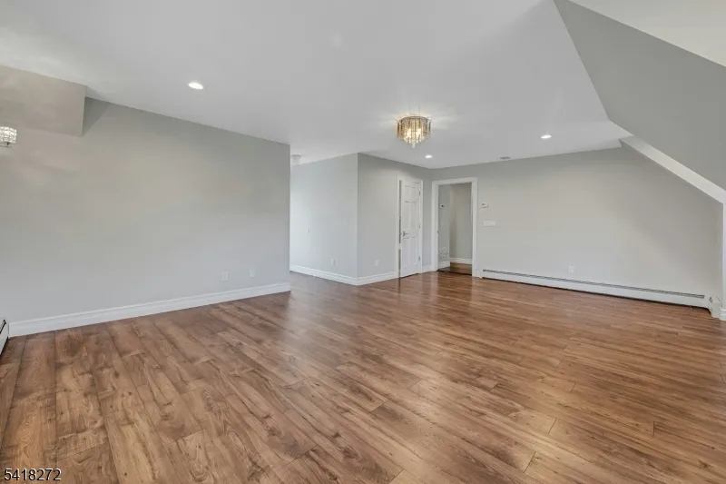 21 Hewlett Rd Montville, NJ 07082