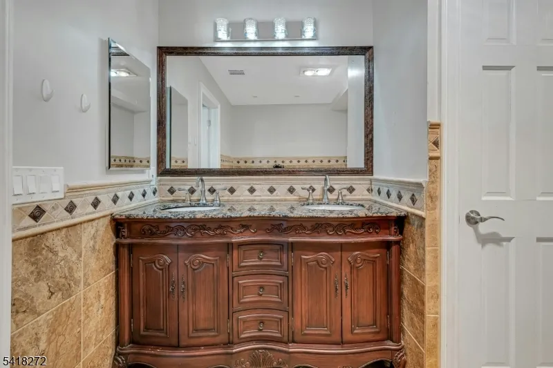 21 Hewlett Rd Montville, NJ 07082
