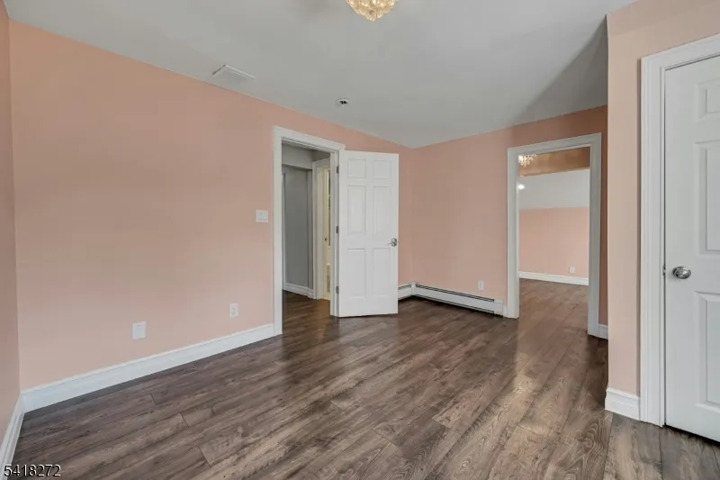 21 Hewlett Rd Montville, NJ 07082