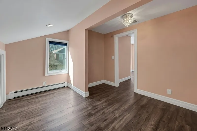 21 Hewlett Rd Montville, NJ 07082
