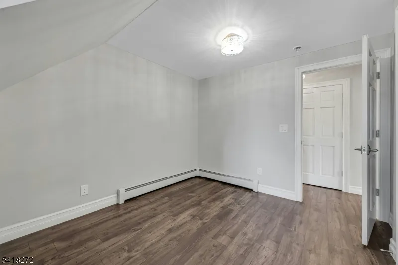 21 Hewlett Rd Montville, NJ 07082