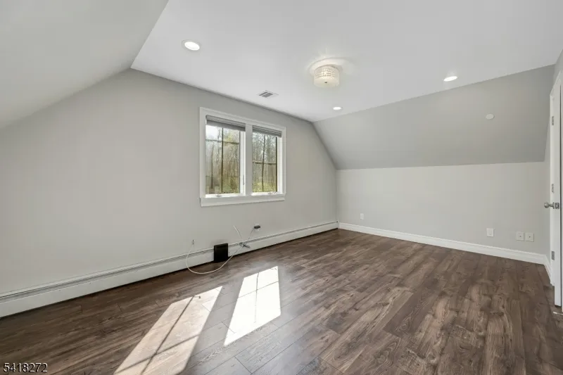 21 Hewlett Rd Montville, NJ 07082