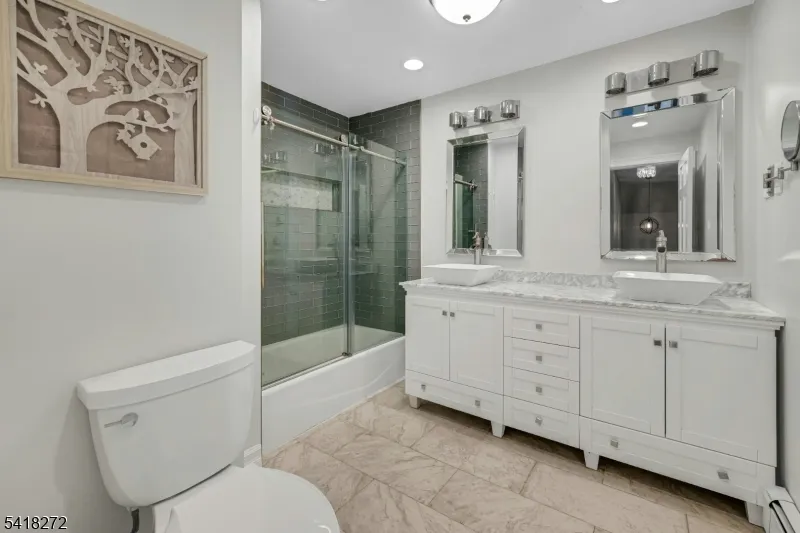 21 Hewlett Rd Montville, NJ 07082
