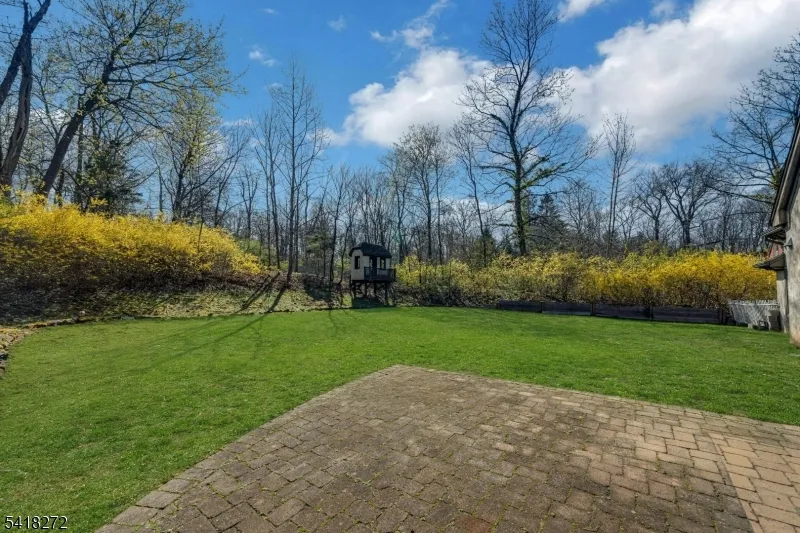 21 Hewlett Rd Montville, NJ 07082
