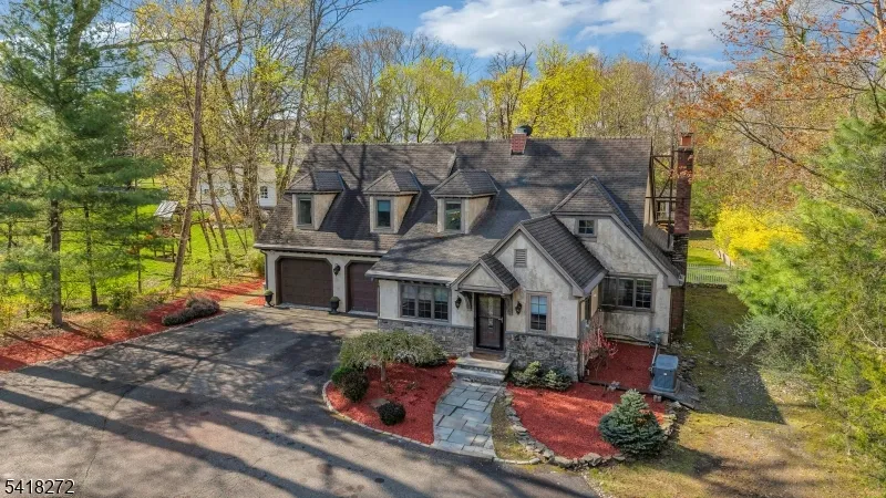 21 Hewlett Rd Montville, NJ 07082