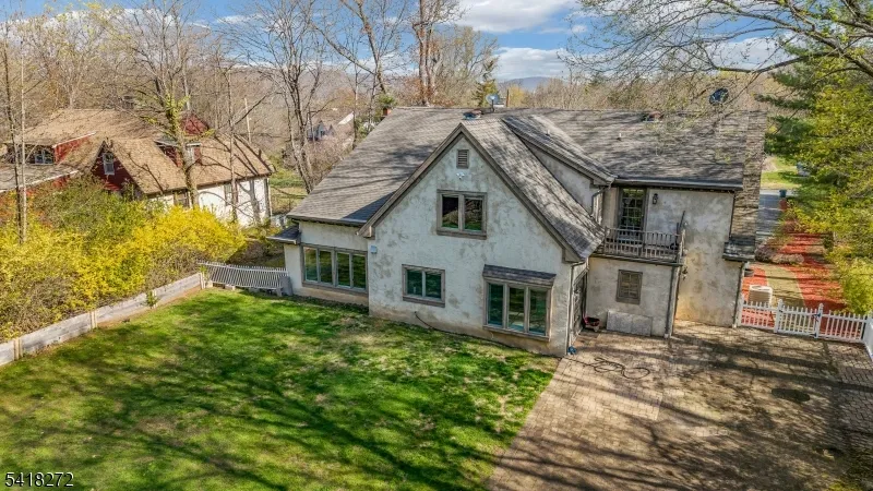 21 Hewlett Rd Montville, NJ 07082