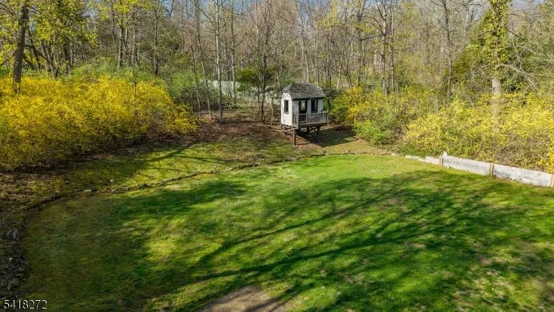 21 Hewlett Rd Montville, NJ 07082