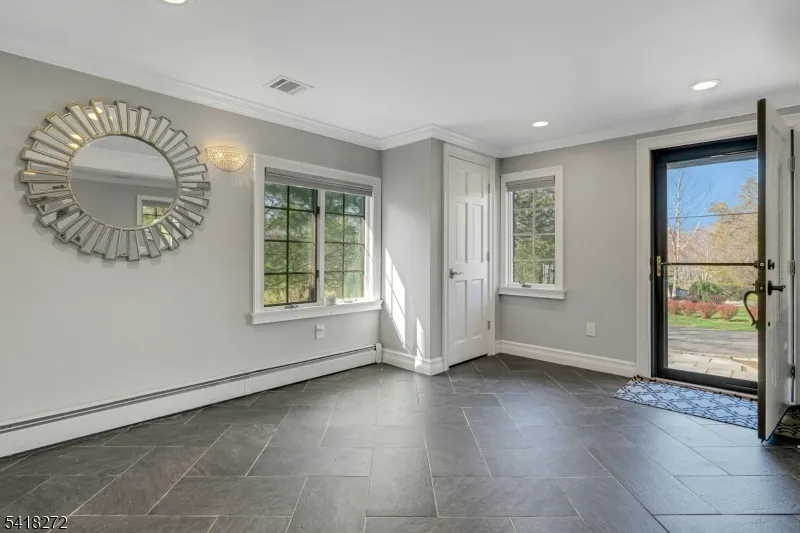 21 Hewlett Rd Montville, NJ 07082