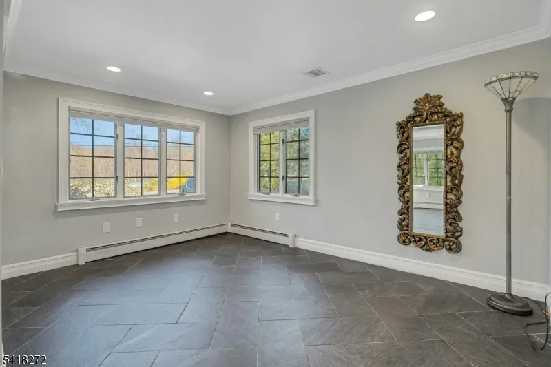 21 Hewlett Rd Montville, NJ 07082