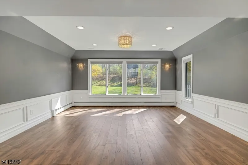 21 Hewlett Rd Montville, NJ 07082