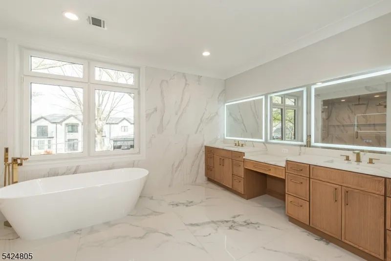 722 Erie Rd Paramus, NJ 07652