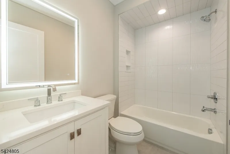 722 Erie Rd Paramus, NJ 07652