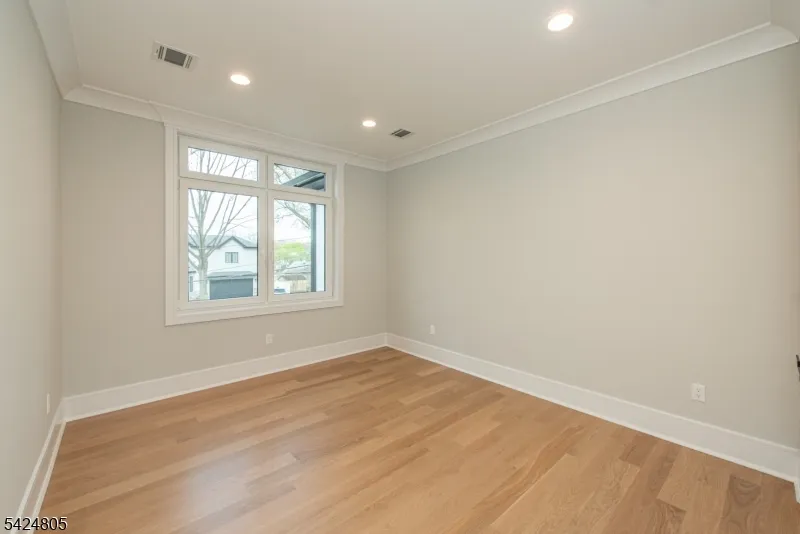 722 Erie Rd Paramus, NJ 07652