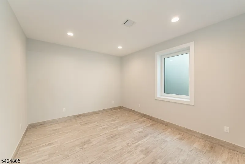 722 Erie Rd Paramus, NJ 07652