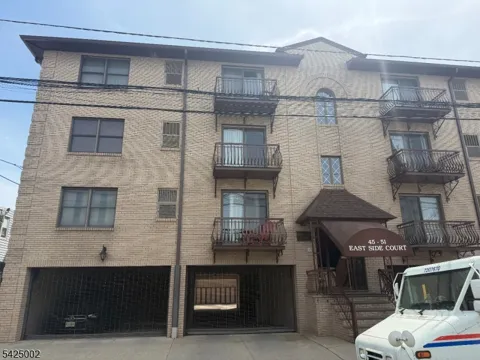 45 Gotthardt St #B-5 Unit B-5