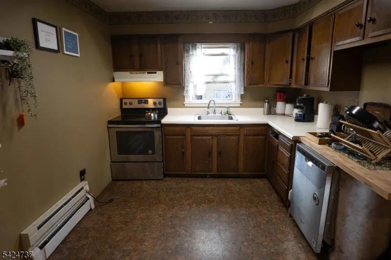 168 Art St Ringwood, NJ 07456