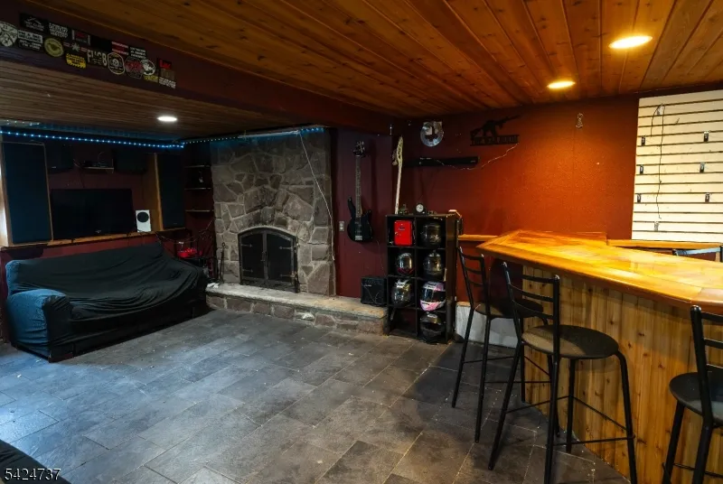 168 Art St Ringwood, NJ 07456