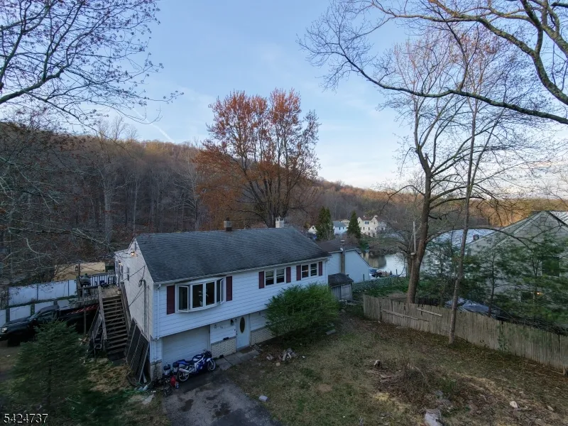 168 Art St Ringwood, NJ 07456