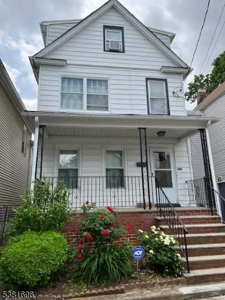 245 William St