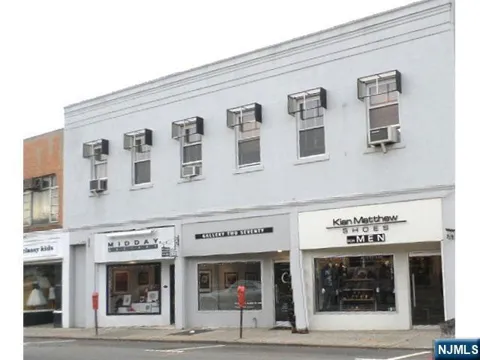 10 N Dean Street