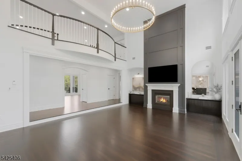 19 Amira Ln Kinnelon, NJ 07405